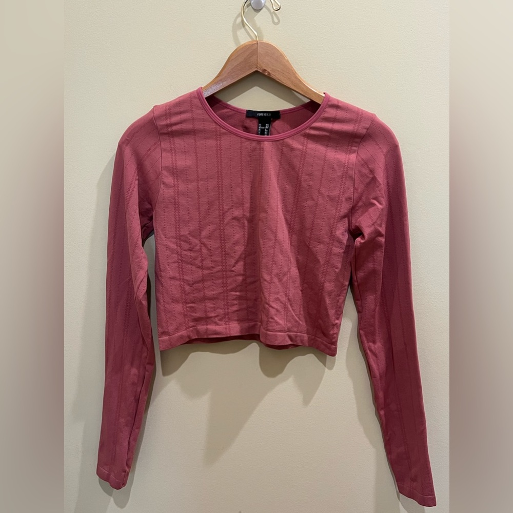 Forever 21 cropped stretchy shirt